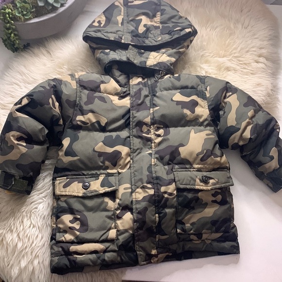 Baby Gap Warmest Down feather hooded Camo cargo jacket 4 toddler boy - Picture 1 of 10